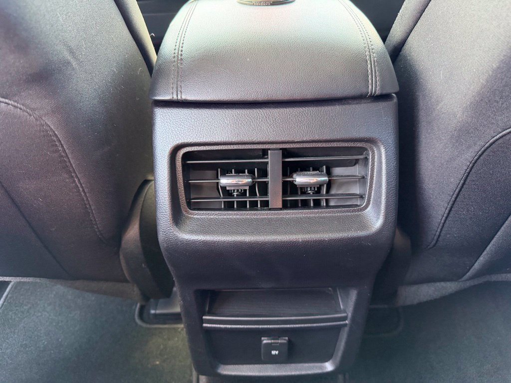 Used 2016 Ford Edge SEL FWD image 24