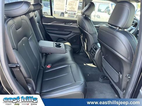 Certified 2025 Jeep Grand Cherokee Limited w/ MOPAR Finishing Package AWD/4WD image 22