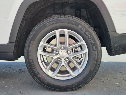 New 2026 Jeep Grand Cherokee L Laredo RWD image 25