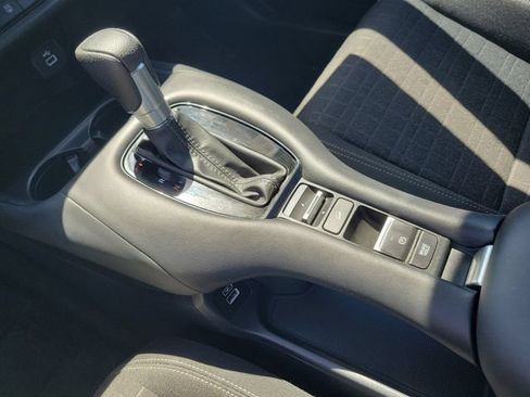 Used 2023 Honda HR-V LX image 16
