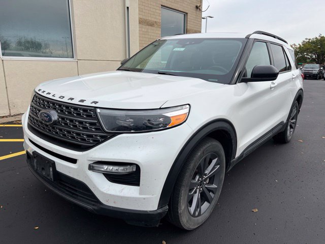 Certified 2023 Ford Explorer XLT w/ Equipment Group 202A AWD/4WD image 4