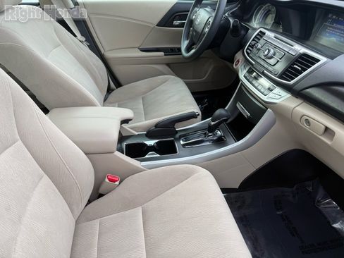 Used 2015 Honda Accord EX image 31