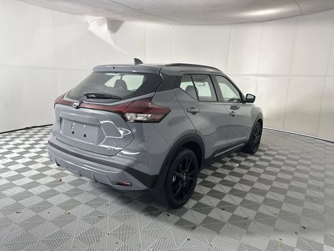 Used 2023 Nissan Kicks SR w/ SR Premium Package FWD image 8