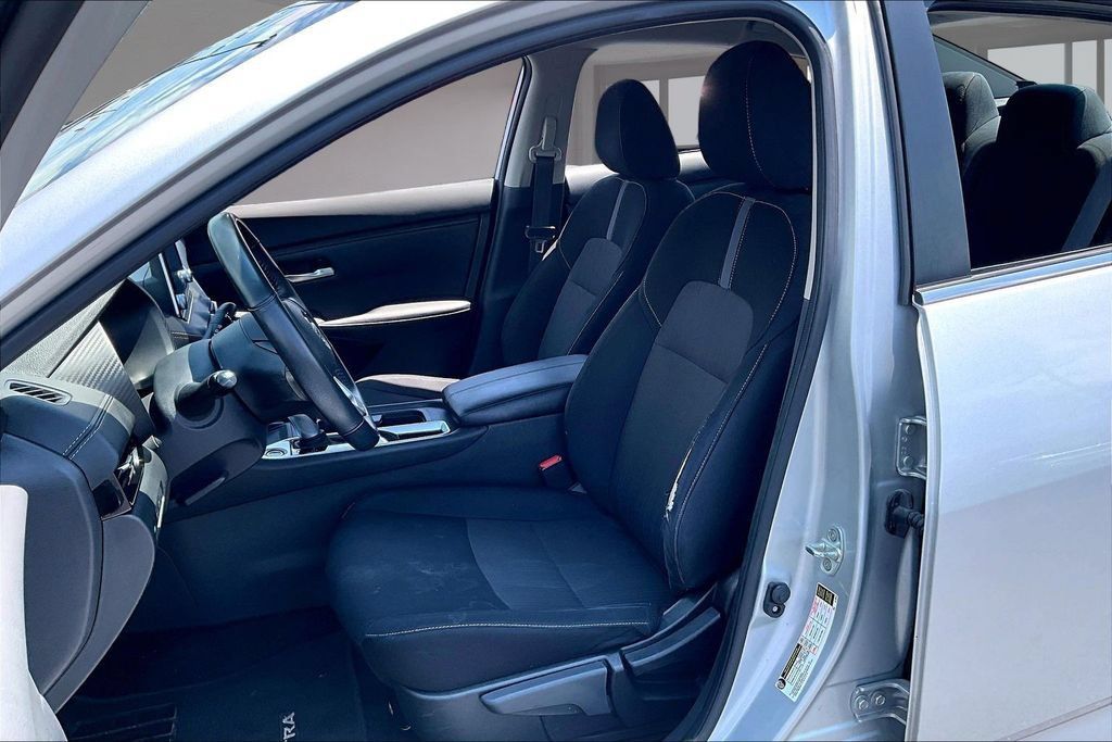 Used 2022 Nissan Sentra SV FWD image 25