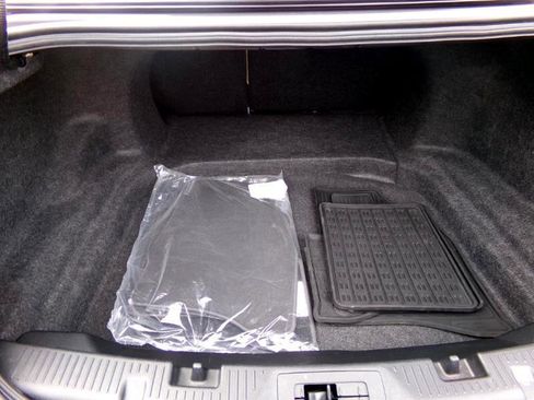 Used 2018 Ford Taurus SE image 33