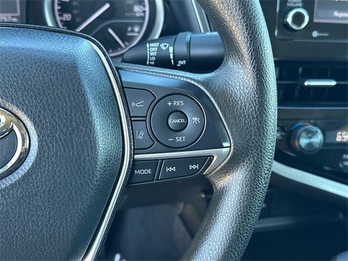 Used 2021 Toyota Camry LE image 22