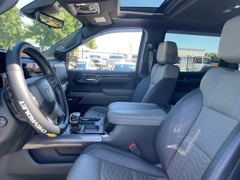 Used 2023 Chevrolet Silverado 1500 ZR2 w/ Technology Package AWD/4WD image 5