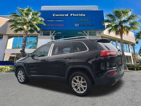 Used 2017 Jeep Cherokee Latitude w/ Comfort/Convenience Group FWD image 7
