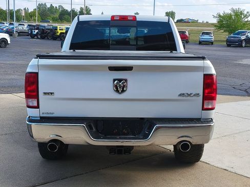 Used 2017 RAM 1500 Classic SLT w/ SLT Plus D←cor Group AWD/4WD image 6