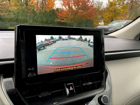 Used 2023 Toyota Corolla Cross LE image 19