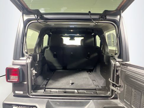 Used 2024 Jeep Wrangler Sport S image 34