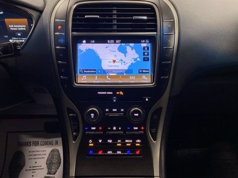 Used 2019 Lincoln Nautilus Reserve AWD/4WD image 17