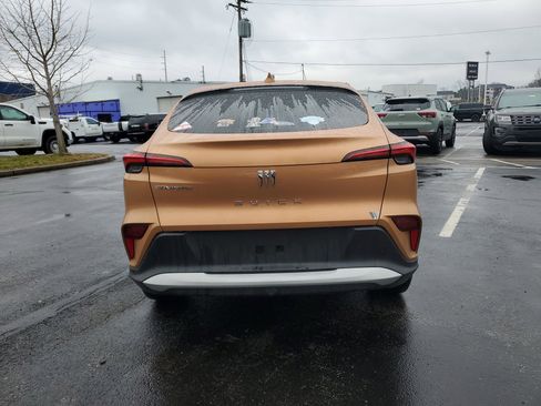 Used 2024 Buick Envista Preferred w/ Advanced Safety Package image 5