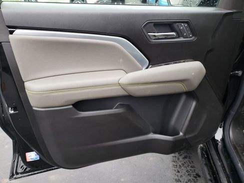 New 2026 Chevrolet Colorado ZR2 w/ Technology Package image 10