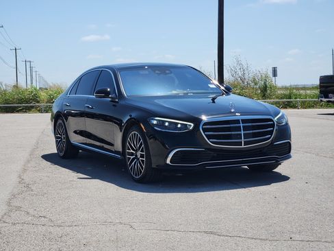 Used 2021 Mercedes-Benz S 580 4MATIC Sedan image 3