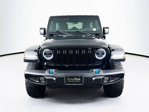 Used 2024 Jeep Wrangler Unlimited AWD/4WD image 2