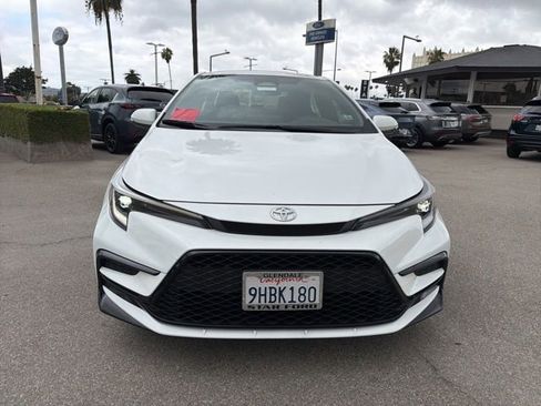 Used 2023 Toyota Corolla SE w/ SE Premium Package FWD image 2
