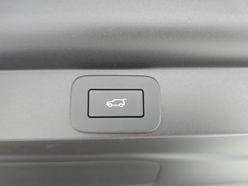 Certified 2025 Land Rover Range Rover Long Wheelbase Autobiography image 13