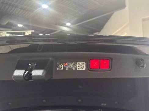 Used 2022 Mercedes-Benz C 300 Sedan w/ AMG Line w/ Night Package image 8