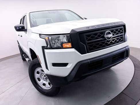 Used 2022 Nissan Frontier S w/ Technology Package RWD image 3
