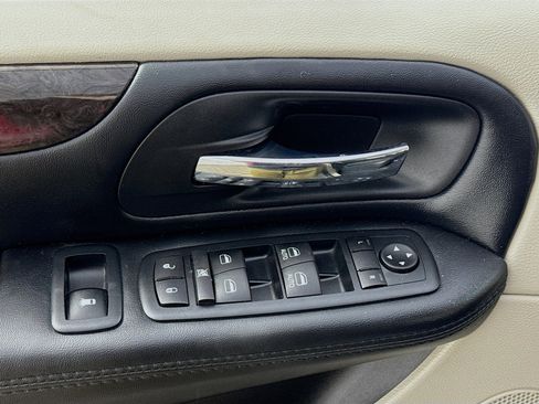 Used 2019 Dodge Grand Caravan SE image 19