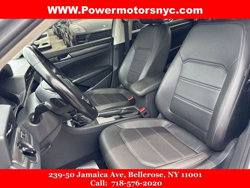 Used 2020 Volkswagen Passat 2.0T R-Line image 28