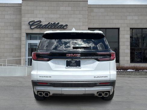 Used 2026 GMC Acadia Elevation w/ Elevation Premium Package FWD image 6