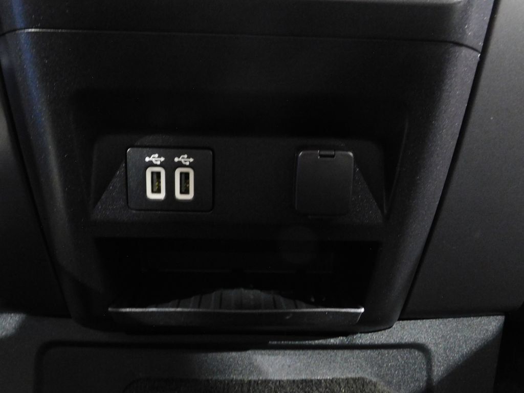 Used 2019 Ford F150 XLT w/ Equipment Group 302A Luxury AWD/4WD image 42