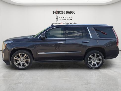 Used 2016 Cadillac Escalade Premium AWD/4WD image 2