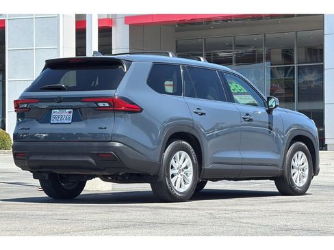 Used 2024 Toyota Grand Highlander AWD Hybrid image 4