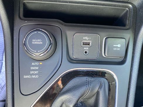 Used 2023 Jeep Cherokee Altitude Lux w/ Lux Elite Package AWD/4WD image 13