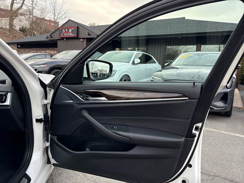 Used 2019 BMW 530i xDrive w/ Convenience Package image 35