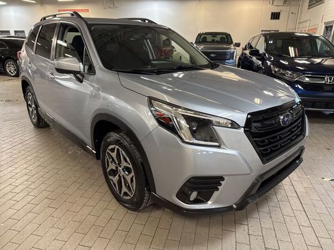 Used 2022 Subaru Forester Premium image 4