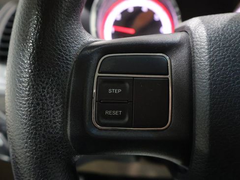 Used 2015 Dodge Grand Caravan American Value Package FWD image 26