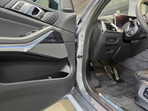 New 2026 BMW X5 xDrive50e w/ M Sport Package AWD/4WD image 24