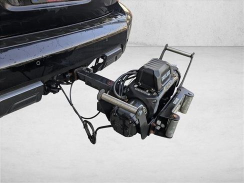 Used 2019 Nissan Armada SL w/ Premium Package image 8