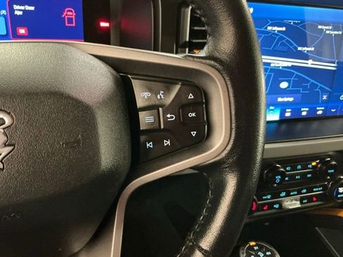 Used 2023 Ford Bronco Badlands image 28