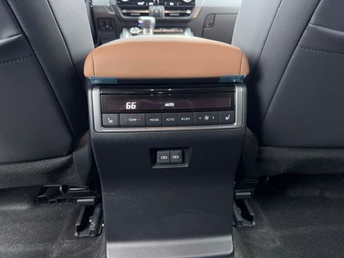 Used 2025 Lexus GX 550 image 21