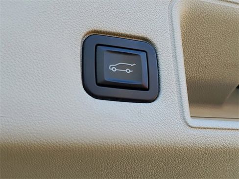 Used 2019 GMC Terrain Denali w/ LPO, Floor Liner Package image 8