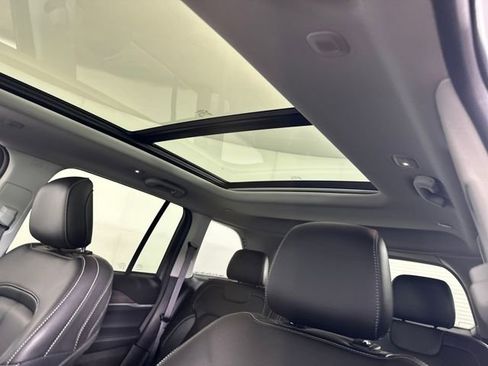 Used 2023 Jeep Grand Cherokee 4WD 4xe image 12