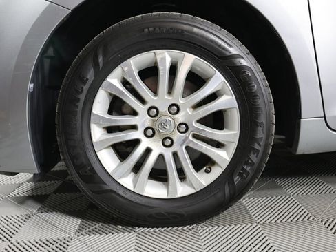 Used 2011 Toyota Sienna XLE FWD image 9