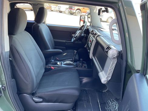 Used 2011 Toyota FJ Cruiser 4WD w/ Convenience Pkg image 34