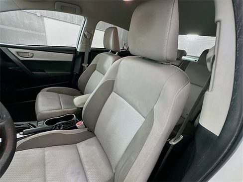 Used 2017 Toyota Corolla LE image 19