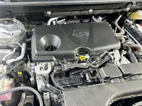 Used 2019 Toyota RAV4 LE w/ All Weather Liner Package AWD/4WD image 27