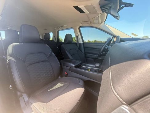 Used 2023 Nissan Pathfinder SV AWD/4WD image 30