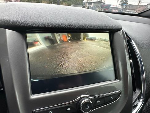 Used 2017 Chevrolet Cruze LT w/ Convenience Package image 18