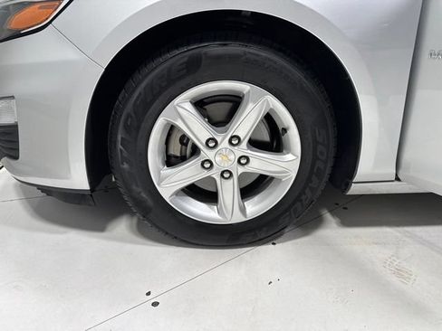 Used 2019 Chevrolet Malibu LS FWD image 4