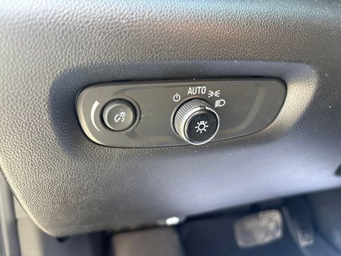 Used 2023 Chevrolet Traverse Premier AWD/4WD image 20