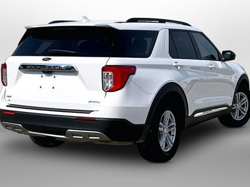 Used 2022 Ford Explorer XLT AWD/4WD image 11
