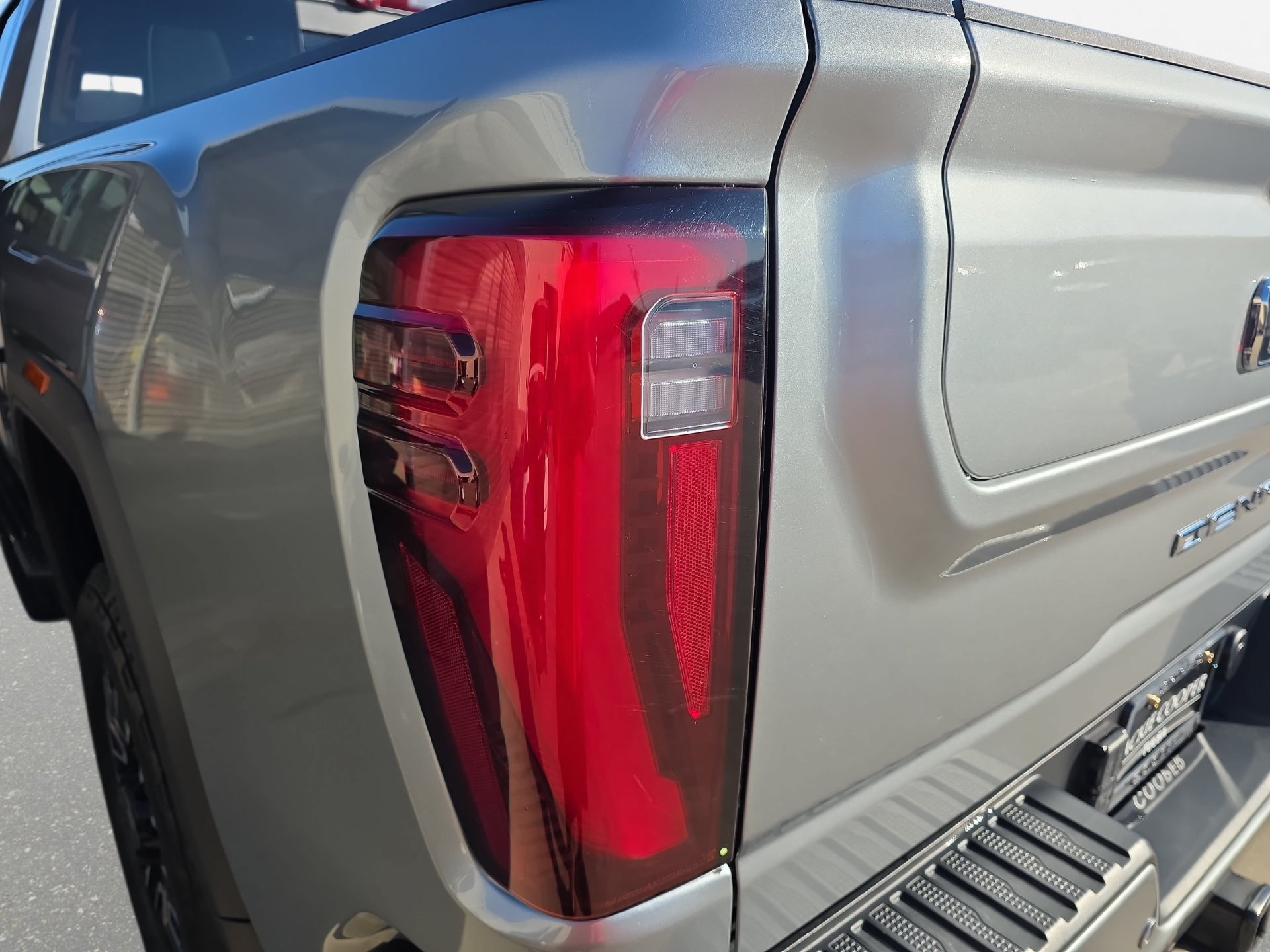 Used 2025 GMC Sierra 2500 Denali Ultimate AWD/4WD image 32